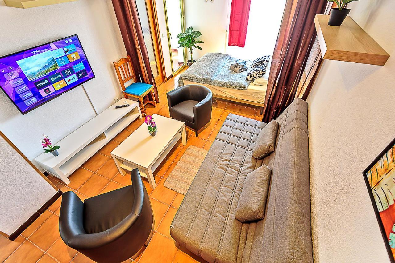 Ocean View Beach Apartment With Pool & Balconies 엘푸에르토데산타마리아 외부 사진